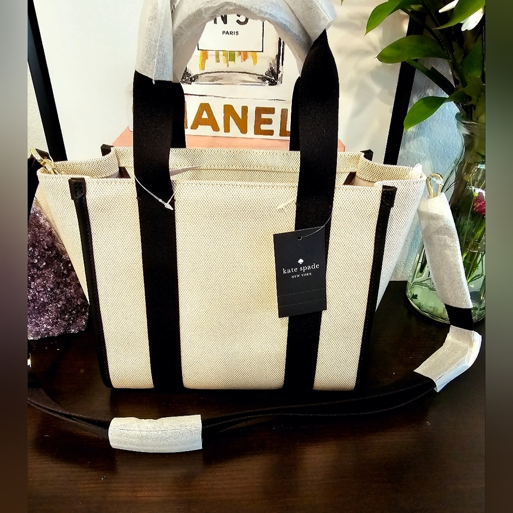 Kate Spade Kip Canvas Tote Bag. - Picture 3 of 9
